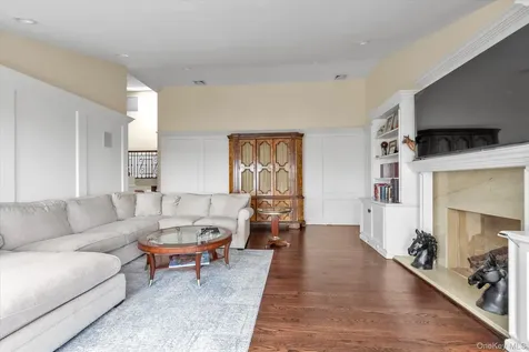 3390 Hewlett Avenue Merrick NY 11566