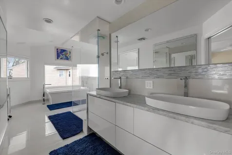 3390 Hewlett Avenue Merrick NY 11566