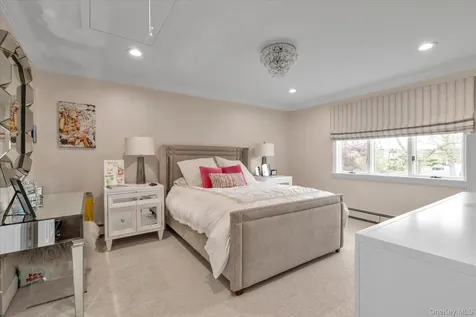 3390 Hewlett Avenue Merrick NY 11566