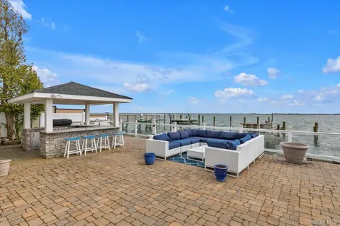 3390 Hewlett Avenue Merrick NY 11566