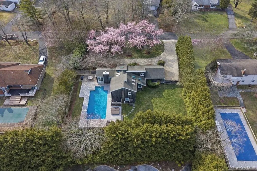 24 Liberty Street Westhampton Beach NY 11978