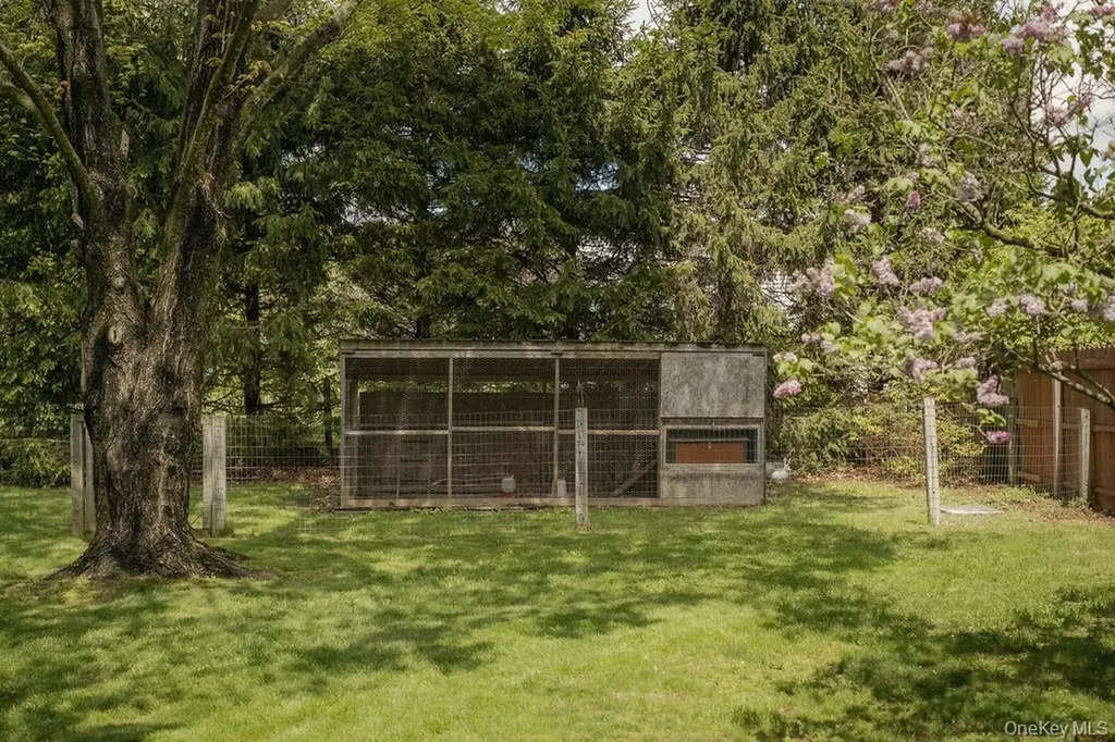 4 Echo Valley Road Red Hook NY 12571