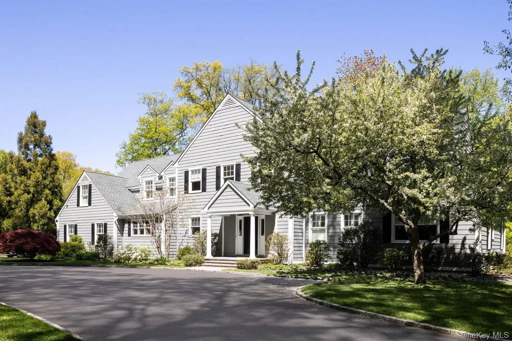 24 Matinecock Farms Road Glen Cove NY 11542