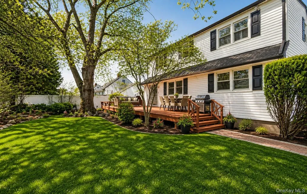 436 15th Street West Babylon NY 11704