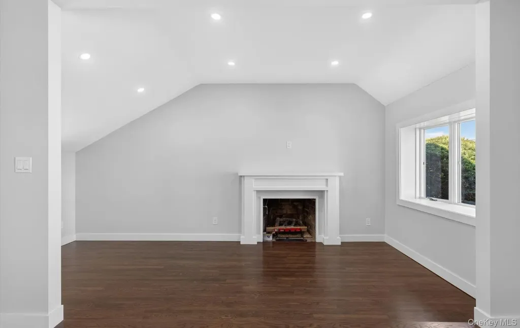 436 15th Street West Babylon NY 11704