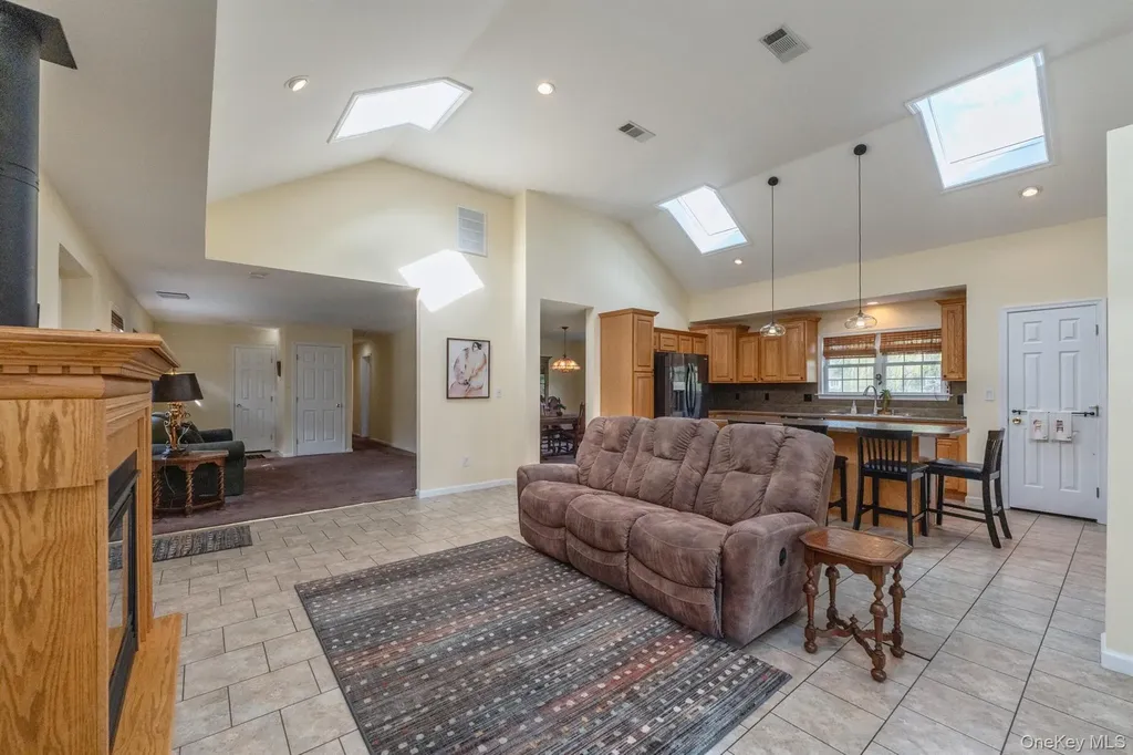 25 Spada Drive Saugerties NY 12477