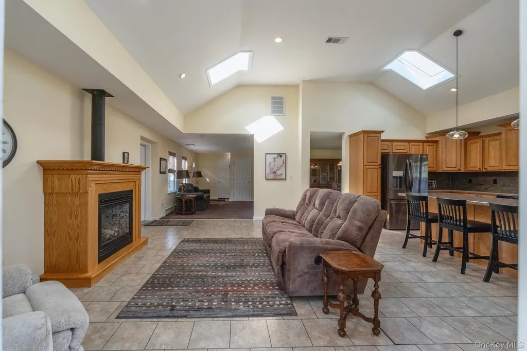 25 Spada Drive Saugerties NY 12477