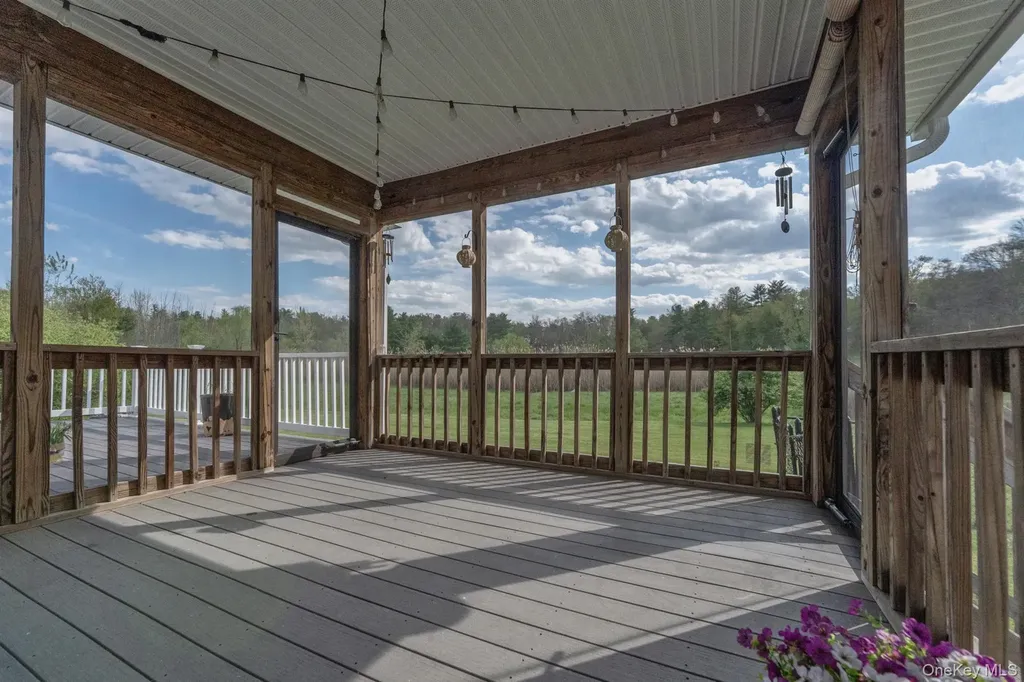 25 Spada Drive Saugerties NY 12477