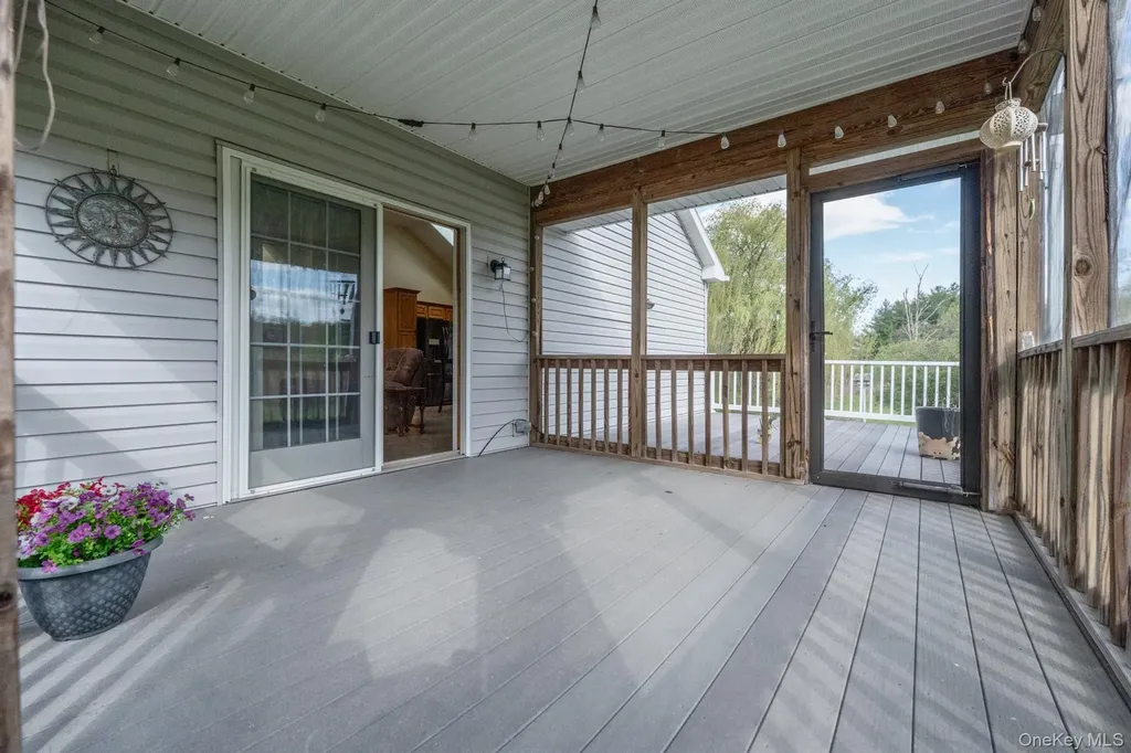 25 Spada Drive Saugerties NY 12477