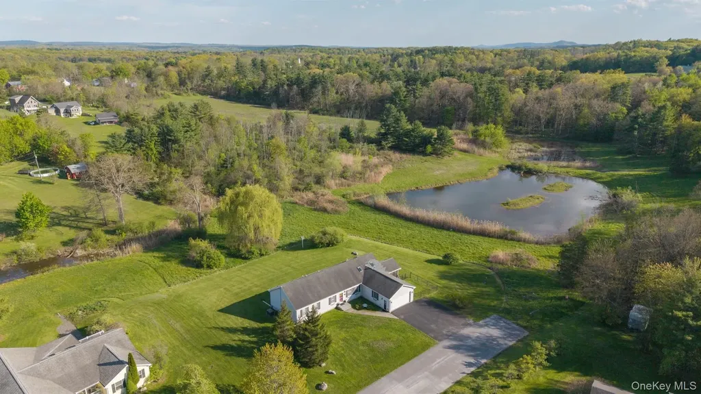 25 Spada Drive Saugerties NY 12477