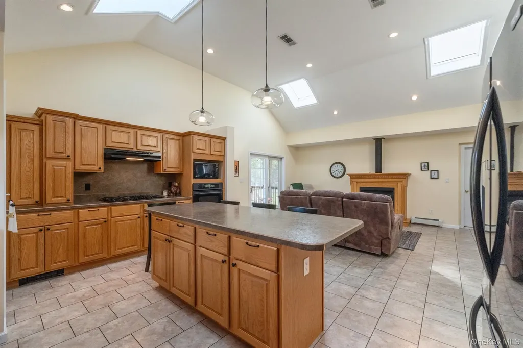 25 Spada Drive Saugerties NY 12477