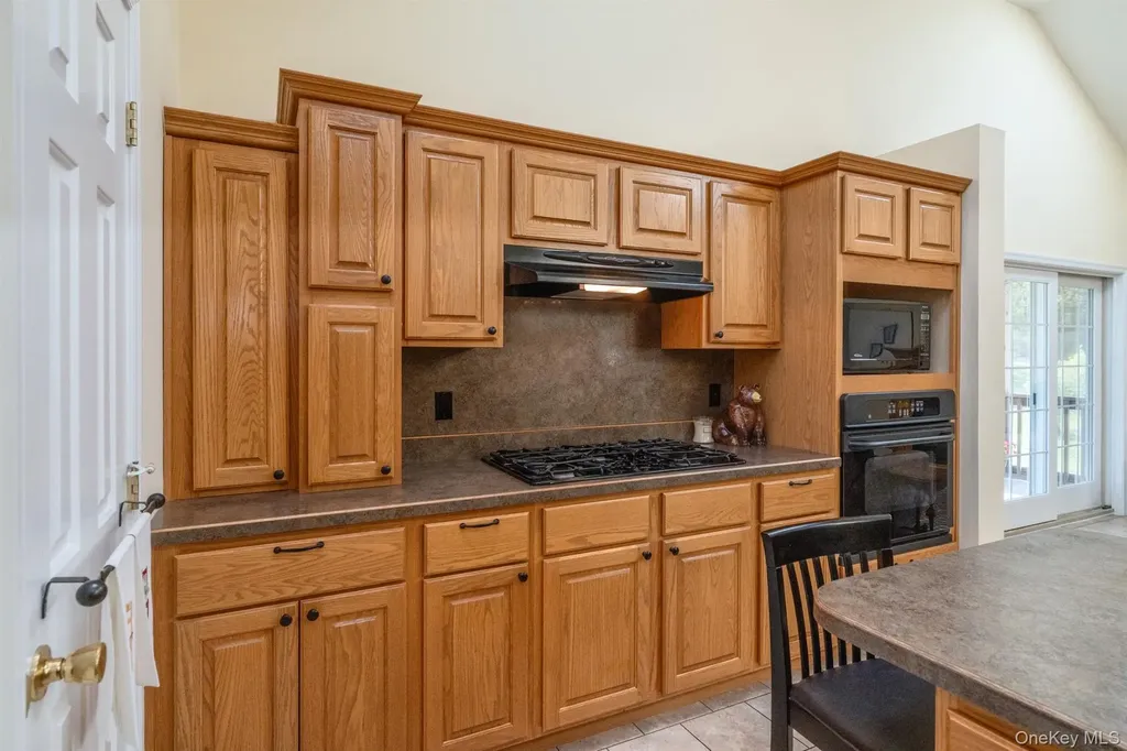 25 Spada Drive Saugerties NY 12477