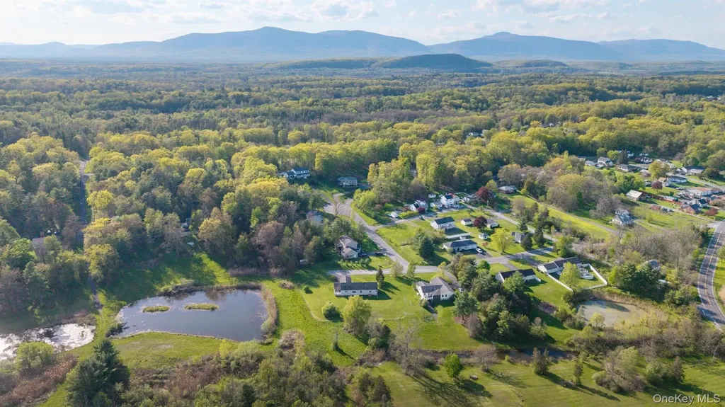 25 Spada Drive Saugerties NY 12477