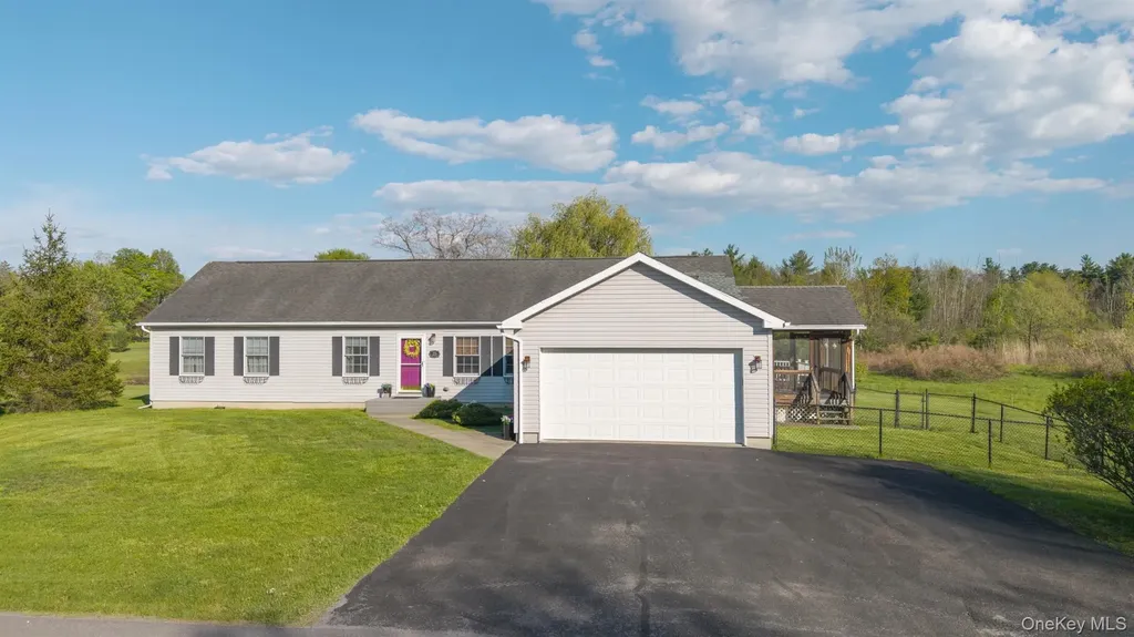 25 Spada Drive Saugerties NY 12477