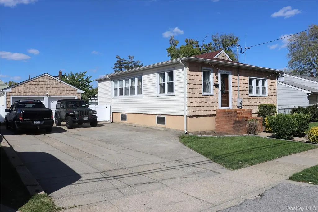 31 Gregory Street Valley Stream NY 11580