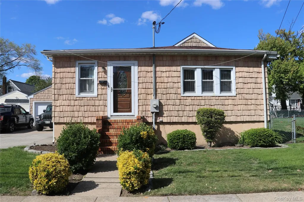 31 Gregory Street Valley Stream NY 11580