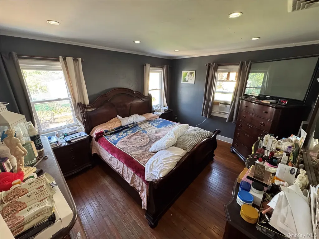 31 Gregory Street Valley Stream NY 11580