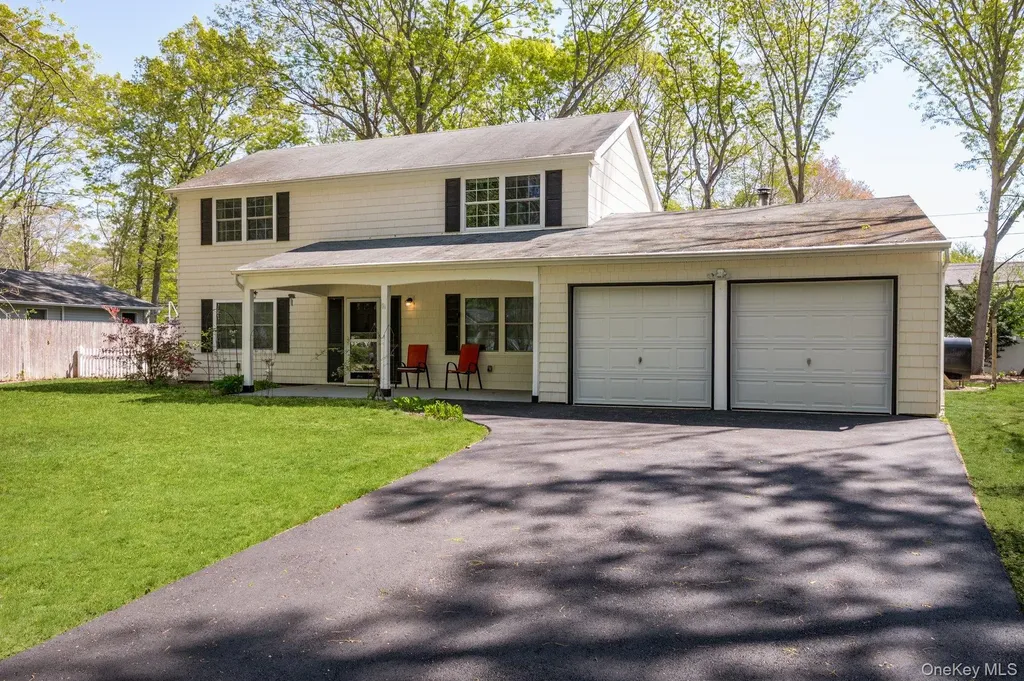 35 Spencer Lane Stony Brook NY 11790