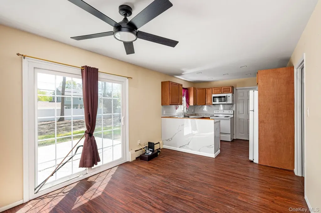 35 Spencer Lane Stony Brook NY 11790