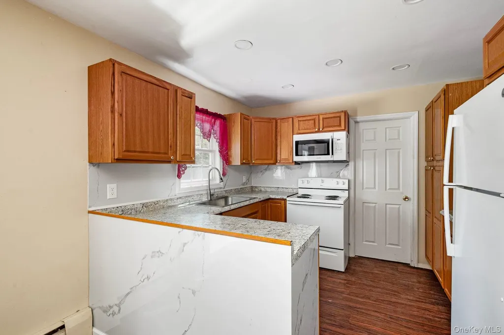 35 Spencer Lane Stony Brook NY 11790