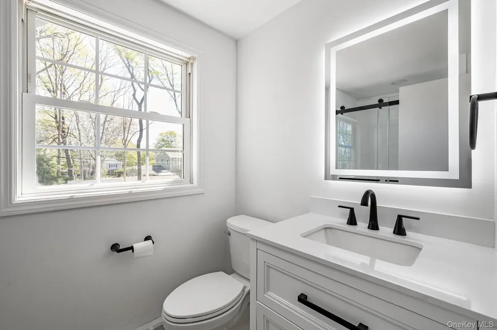 35 Spencer Lane Stony Brook NY 11790