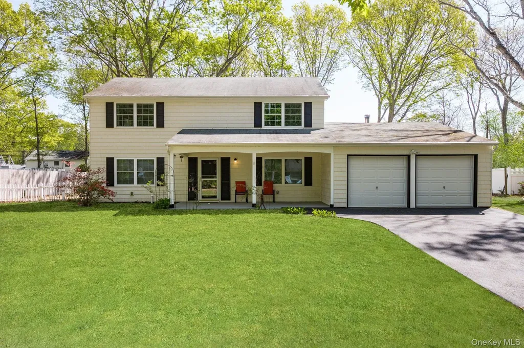 35 Spencer Lane Stony Brook NY 11790