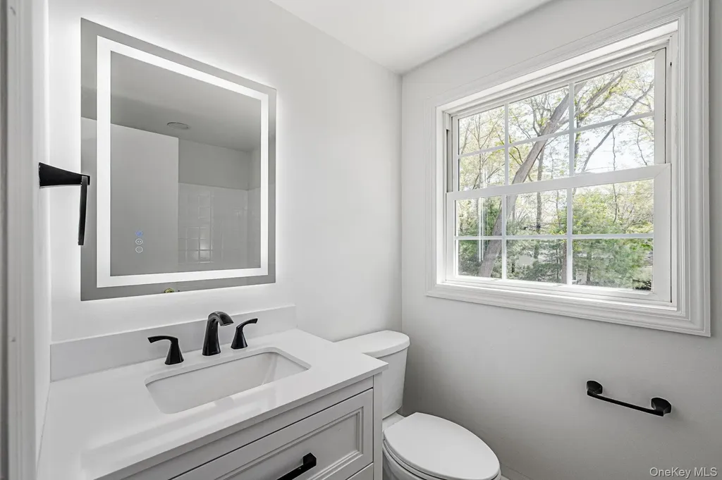 35 Spencer Lane Stony Brook NY 11790