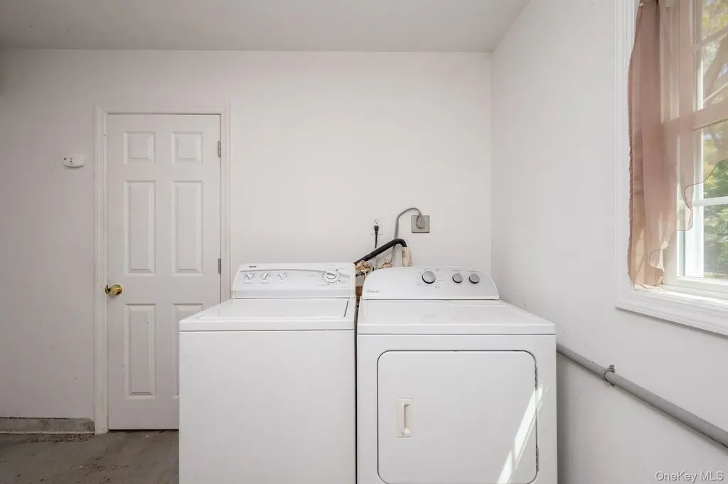 35 Spencer Lane Stony Brook NY 11790