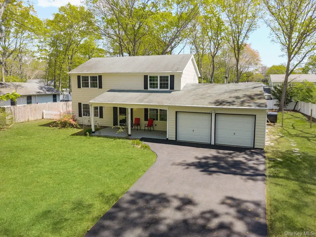 35 Spencer Lane Stony Brook NY 11790