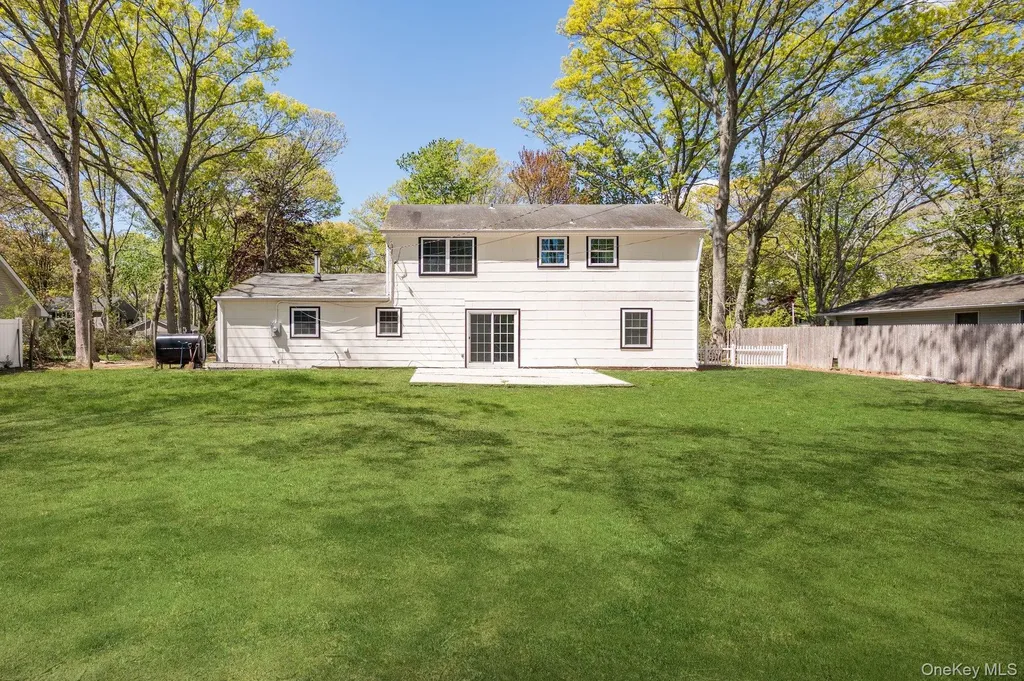 35 Spencer Lane Stony Brook NY 11790
