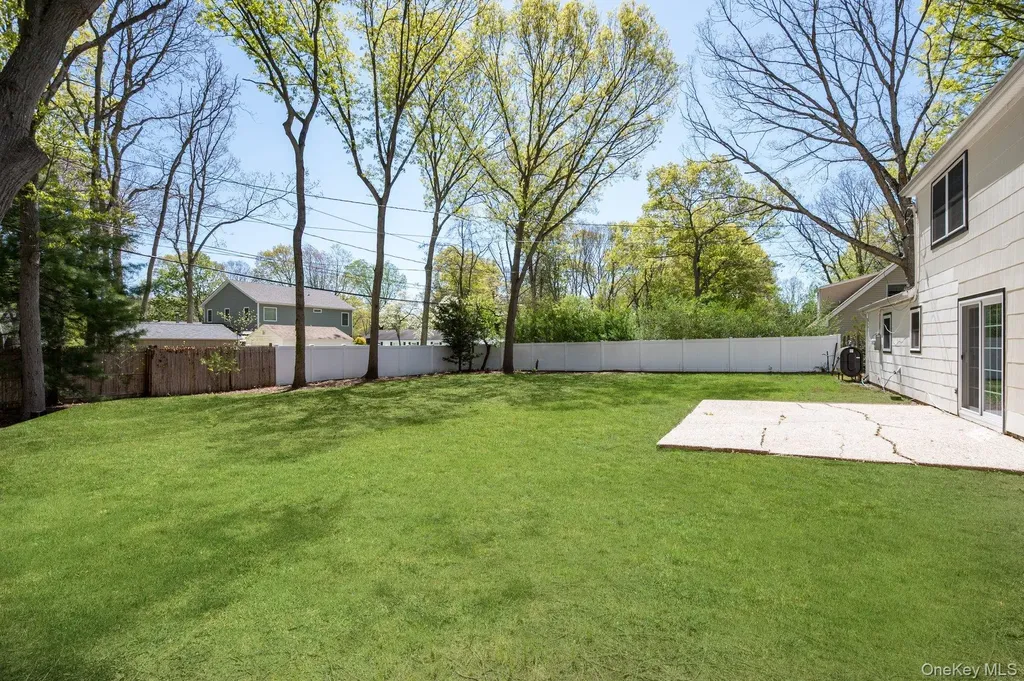 35 Spencer Lane Stony Brook NY 11790