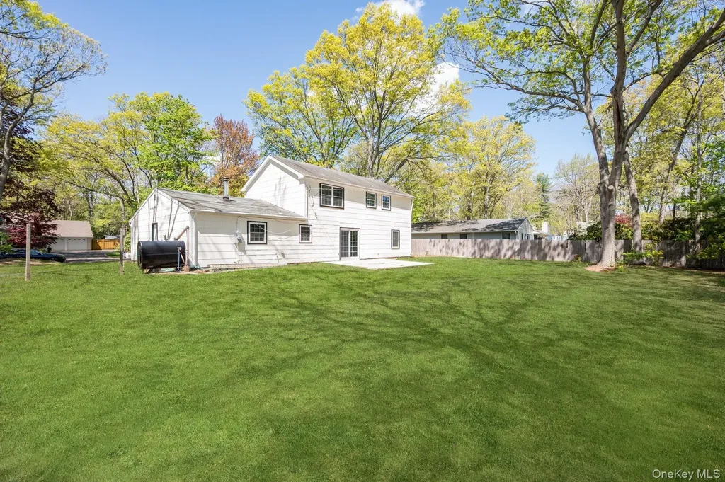 35 Spencer Lane Stony Brook NY 11790