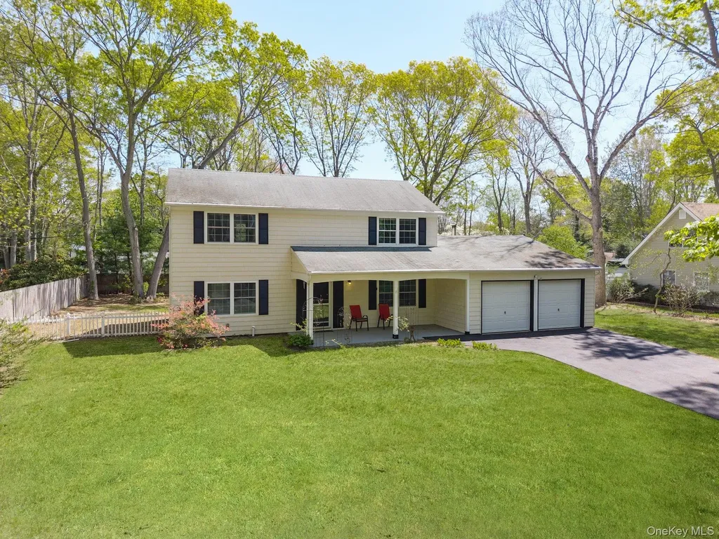 35 Spencer Lane Stony Brook NY 11790