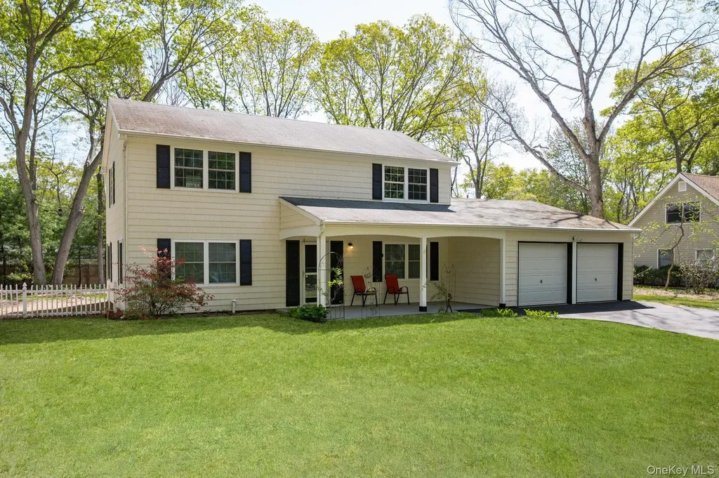 35 Spencer Lane Stony Brook NY 11790