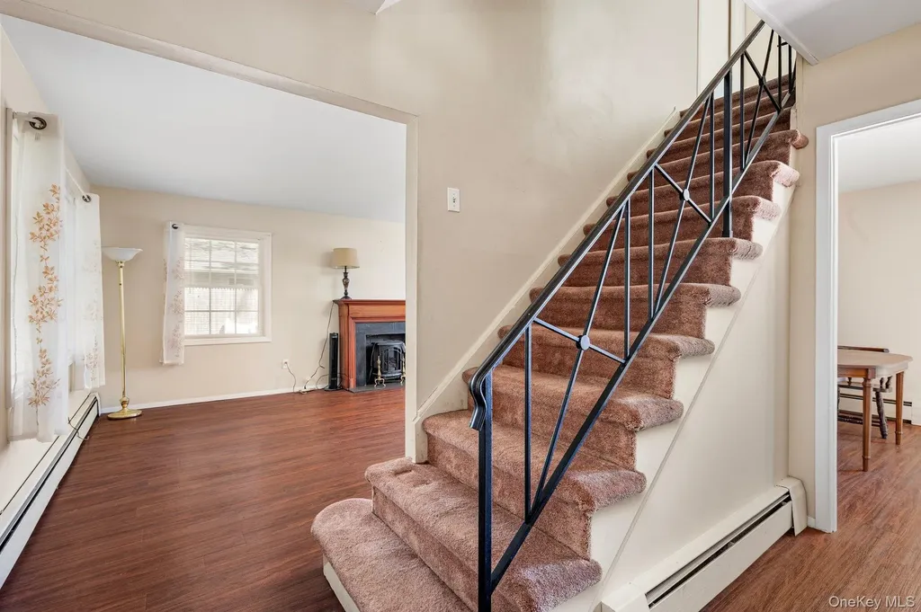 35 Spencer Lane Stony Brook NY 11790