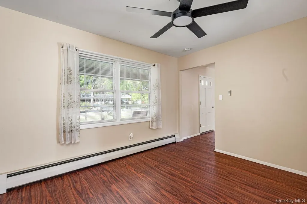 35 Spencer Lane Stony Brook NY 11790