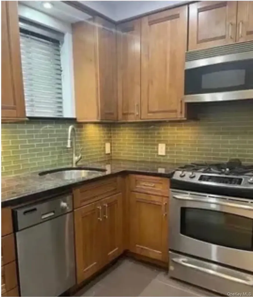 5314 194th Street Fresh Meadows NY 11365