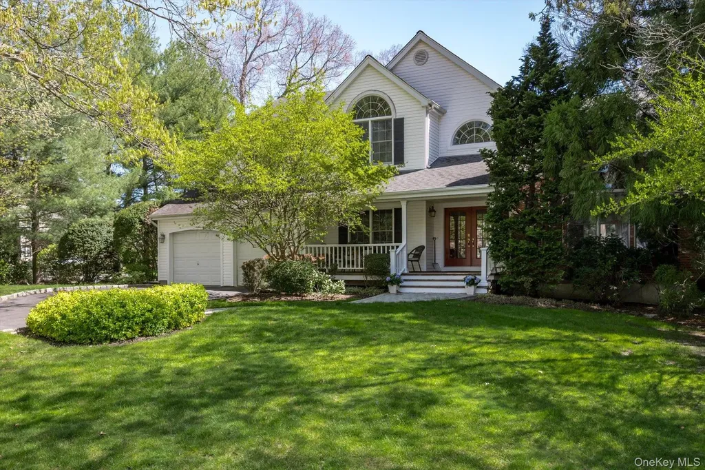 1 Fox Hollow Court Dix Hills NY 11746