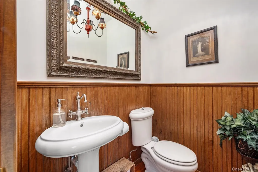 1 Fox Hollow Court Dix Hills NY 11746