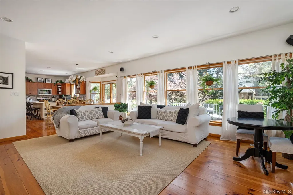 1 Fox Hollow Court Dix Hills NY 11746