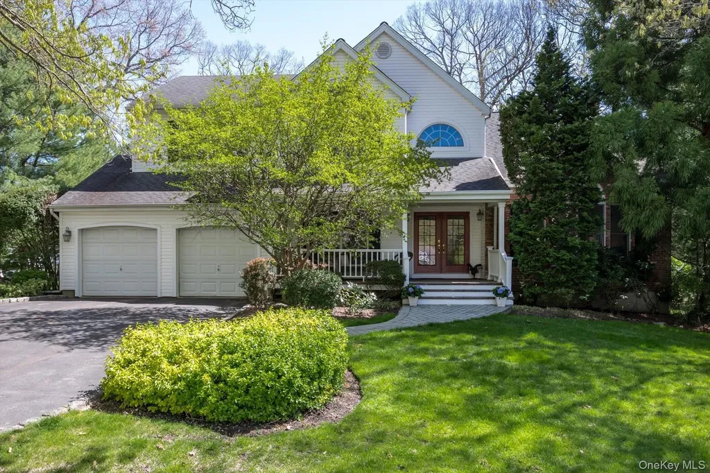 1 Fox Hollow Court Dix Hills NY 11746