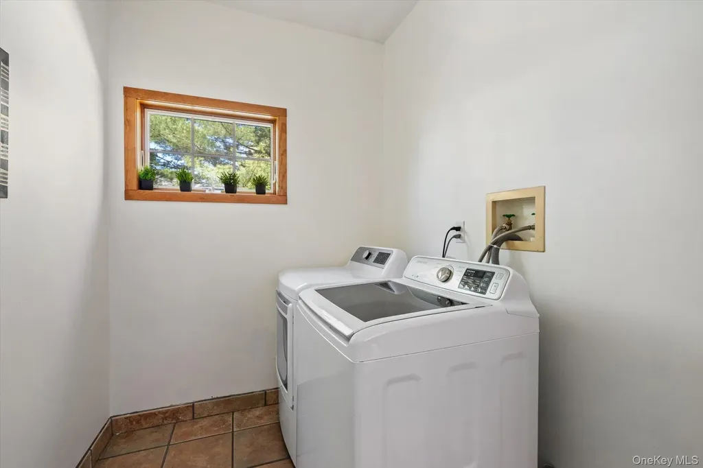 1 Fox Hollow Court Dix Hills NY 11746