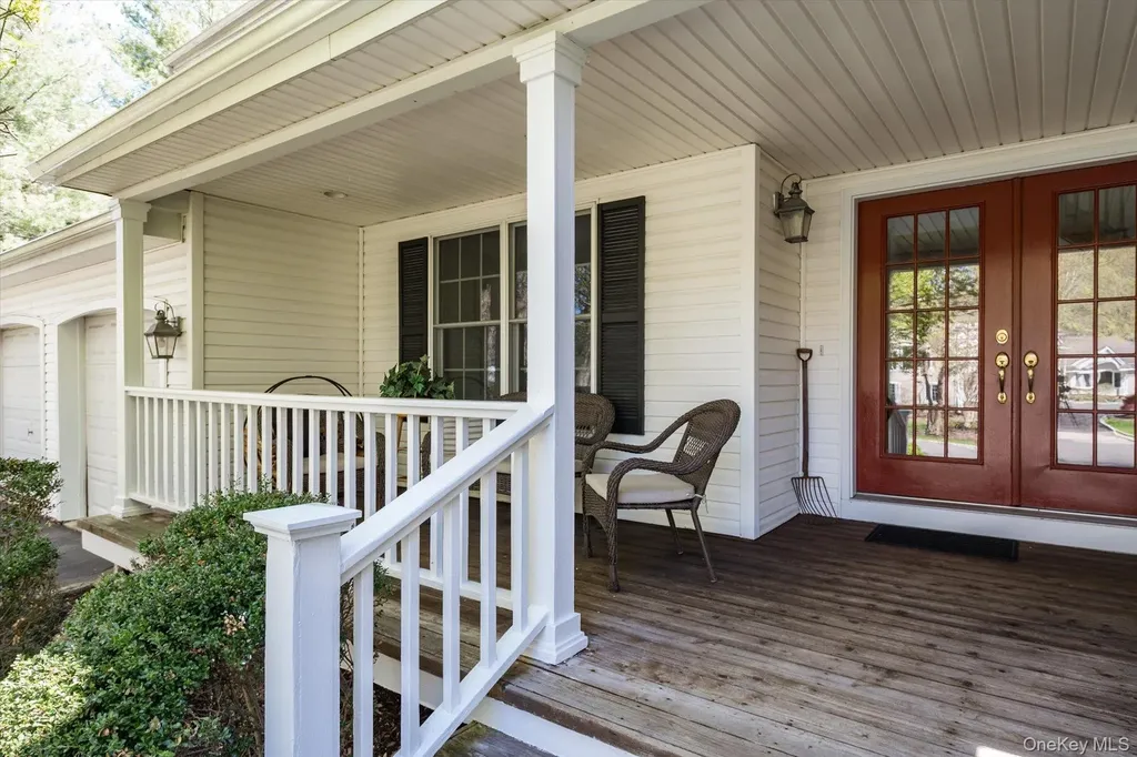 1 Fox Hollow Court Dix Hills NY 11746