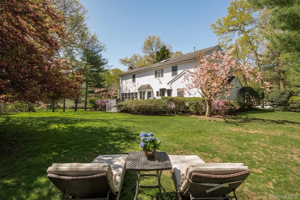 1 Fox Hollow Court Dix Hills NY 11746