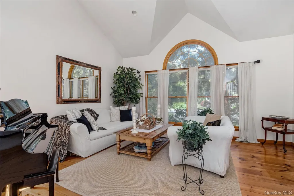 1 Fox Hollow Court Dix Hills NY 11746