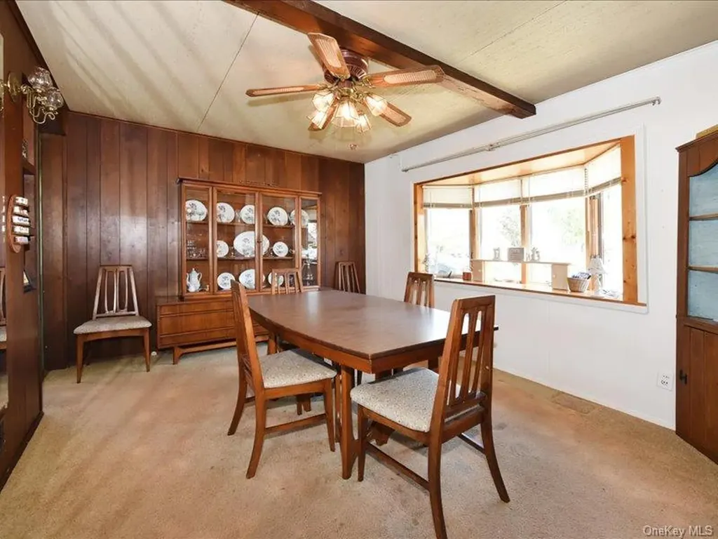 118 Park Lane Massapequa NY 11758