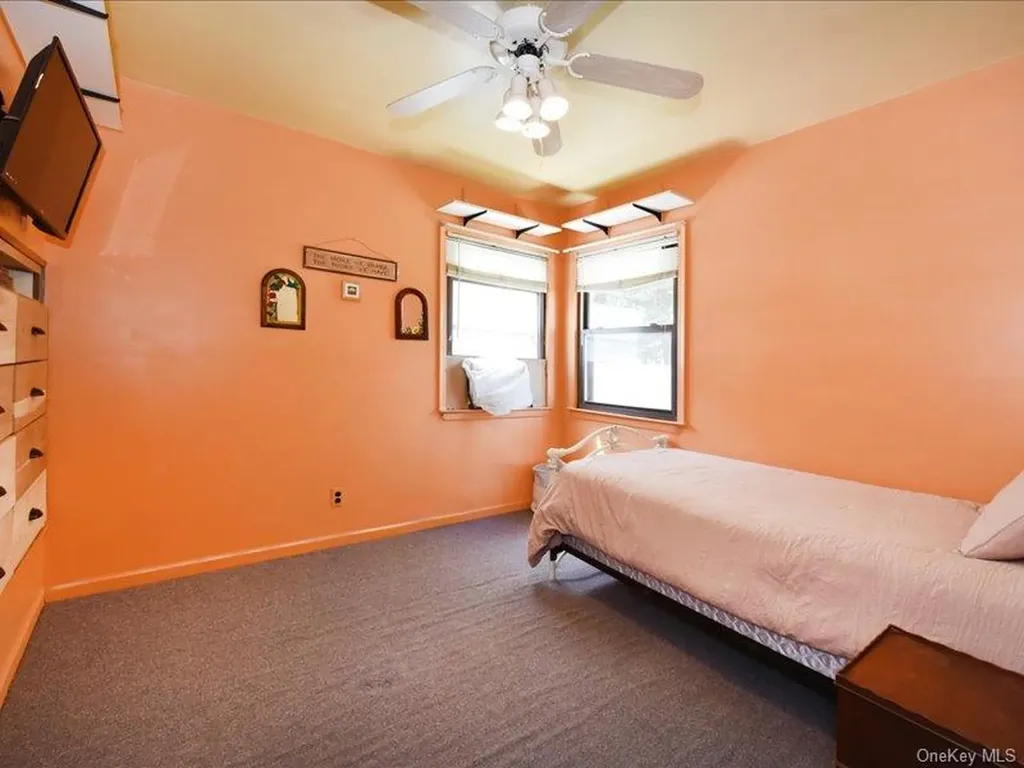 118 Park Lane Massapequa NY 11758
