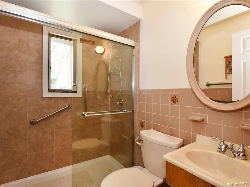 118 Park Lane Massapequa NY 11758