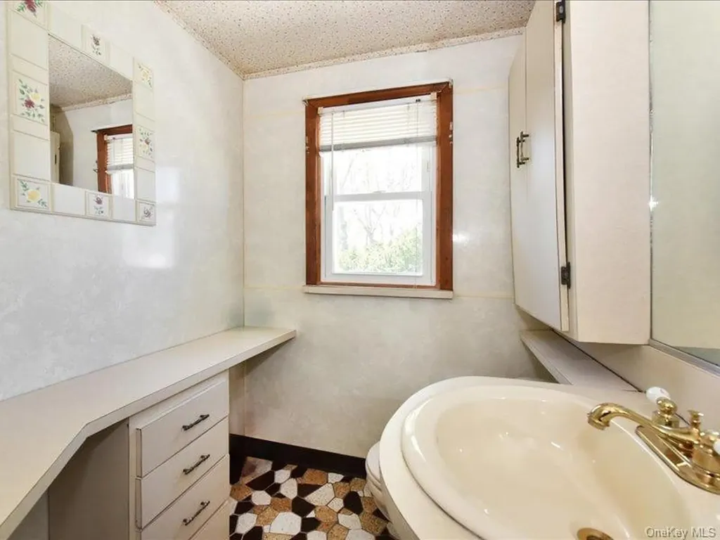 118 Park Lane Massapequa NY 11758