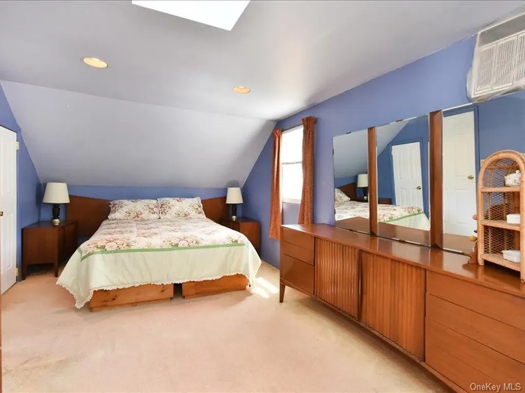 118 Park Lane Massapequa NY 11758